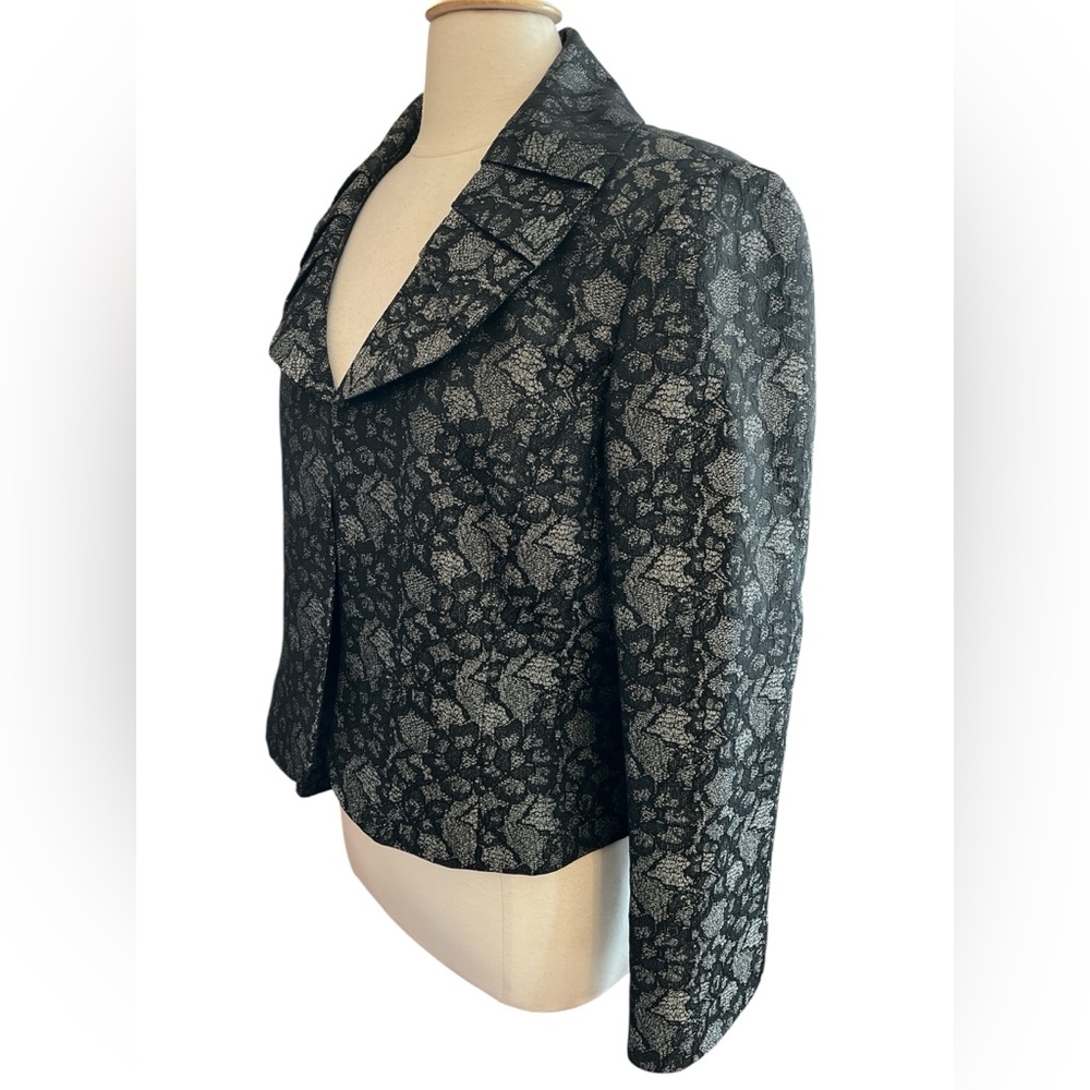 Vintage Le Suit Black and Gold Floral Mesh Crop Open Blazer Size 16 - Picture 5 of 9